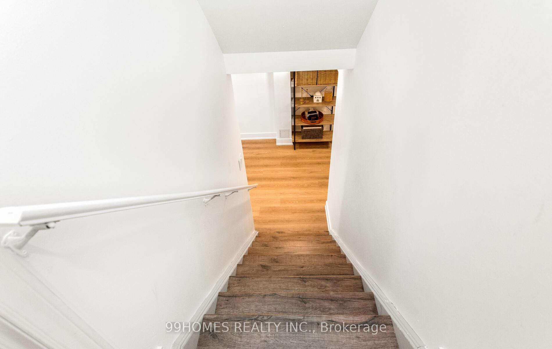 Photo 28 of 70 Sky Harbour Drive, Brampton, Bram West — HOMEH