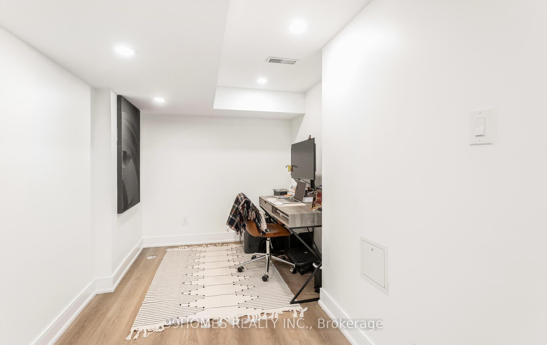 Photo 30 of 70 Sky Harbour Drive, Brampton, Bram West — HOMEH