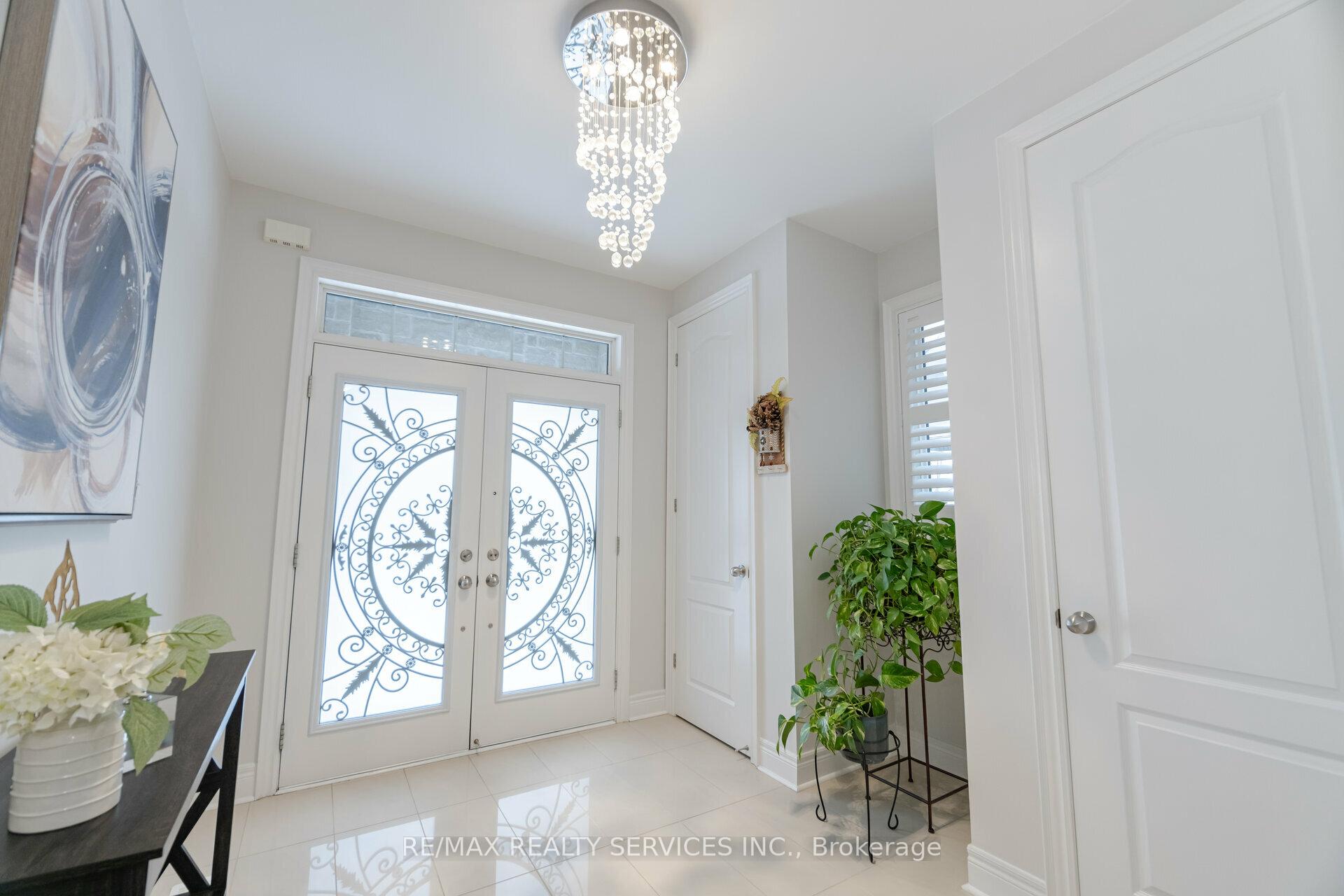 Photo 2 of 58 Andretti Crescent, Brampton, Credit Valley — HOMEH