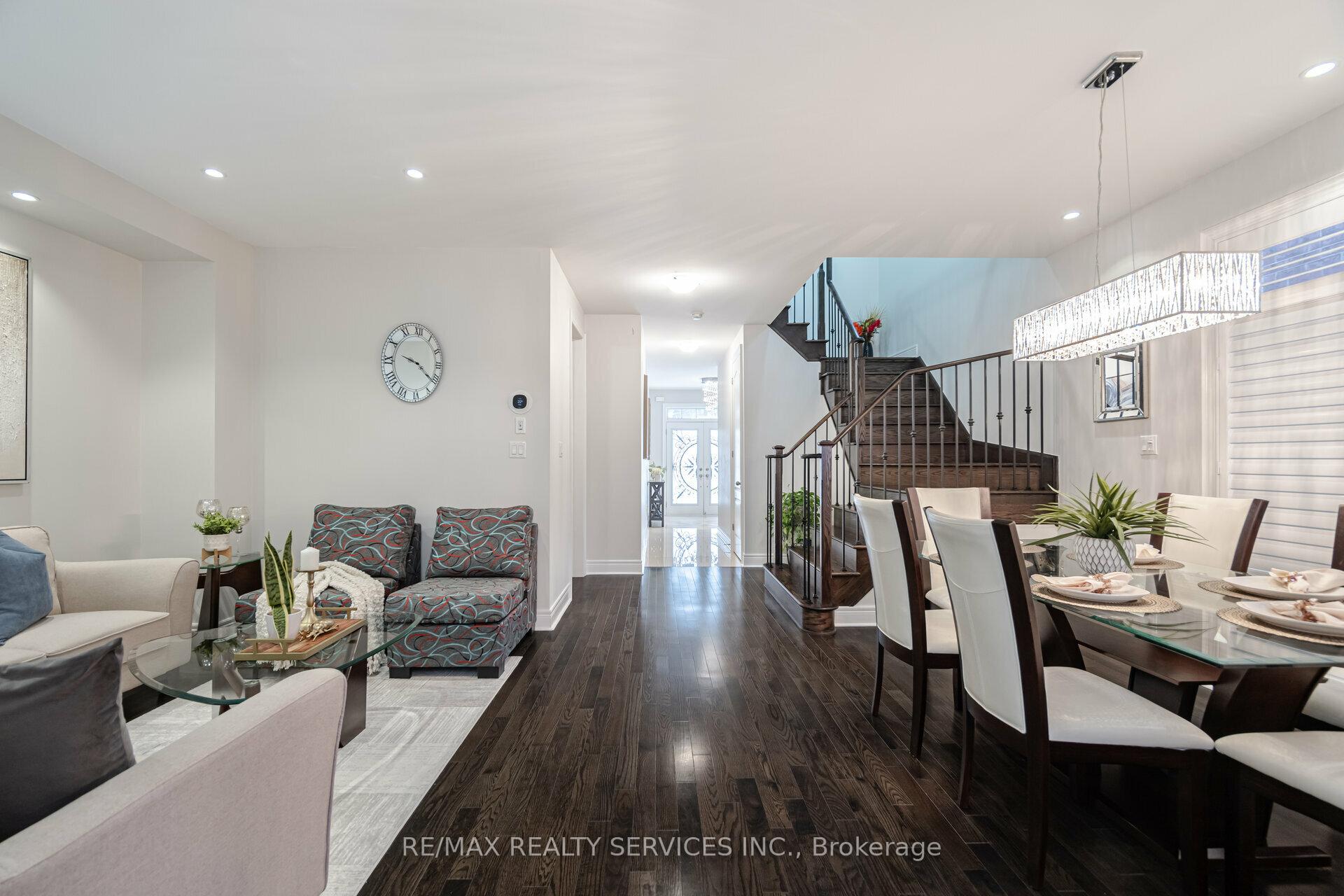 Photo 4 of 58 Andretti Crescent, Brampton, Credit Valley — HOMEH