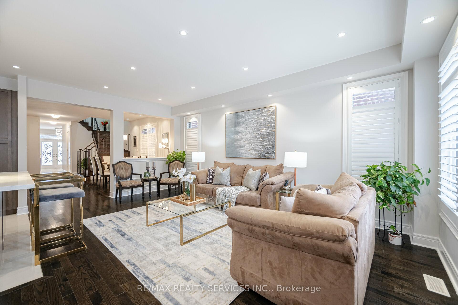 Photo 6 of 58 Andretti Crescent, Brampton, Credit Valley — HOMEH