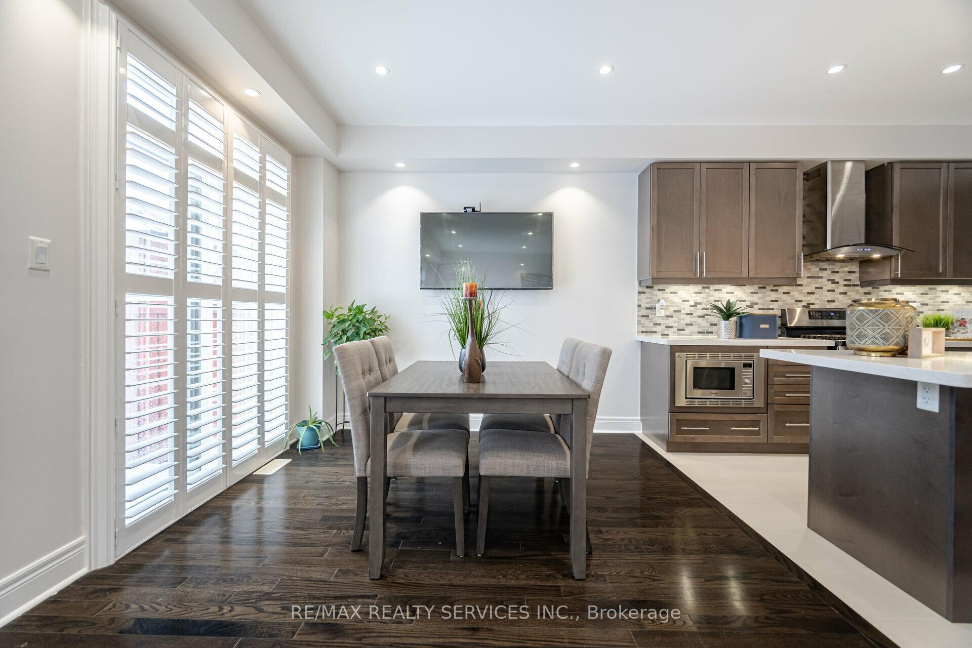 Photo 9 of 58 Andretti Crescent, Brampton, Credit Valley — HOMEH