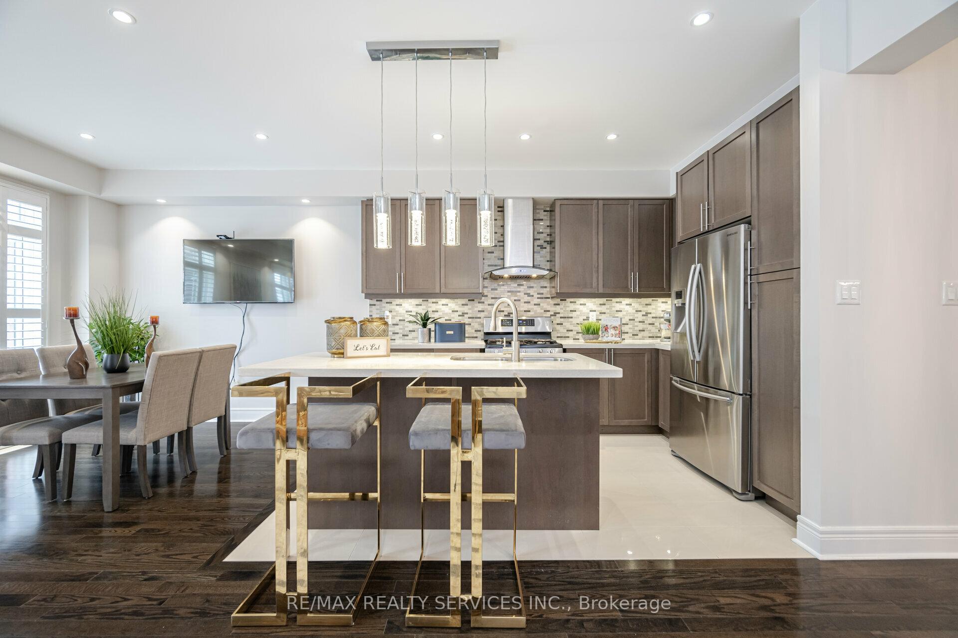 Photo 11 of 58 Andretti Crescent, Brampton, Credit Valley — HOMEH