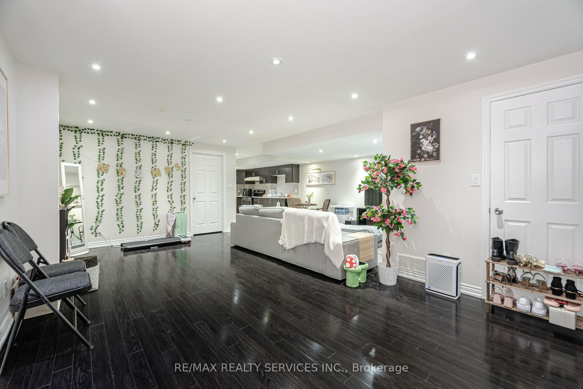 Photo 35 of 58 Andretti Crescent, Brampton, Credit Valley — HOMEH
