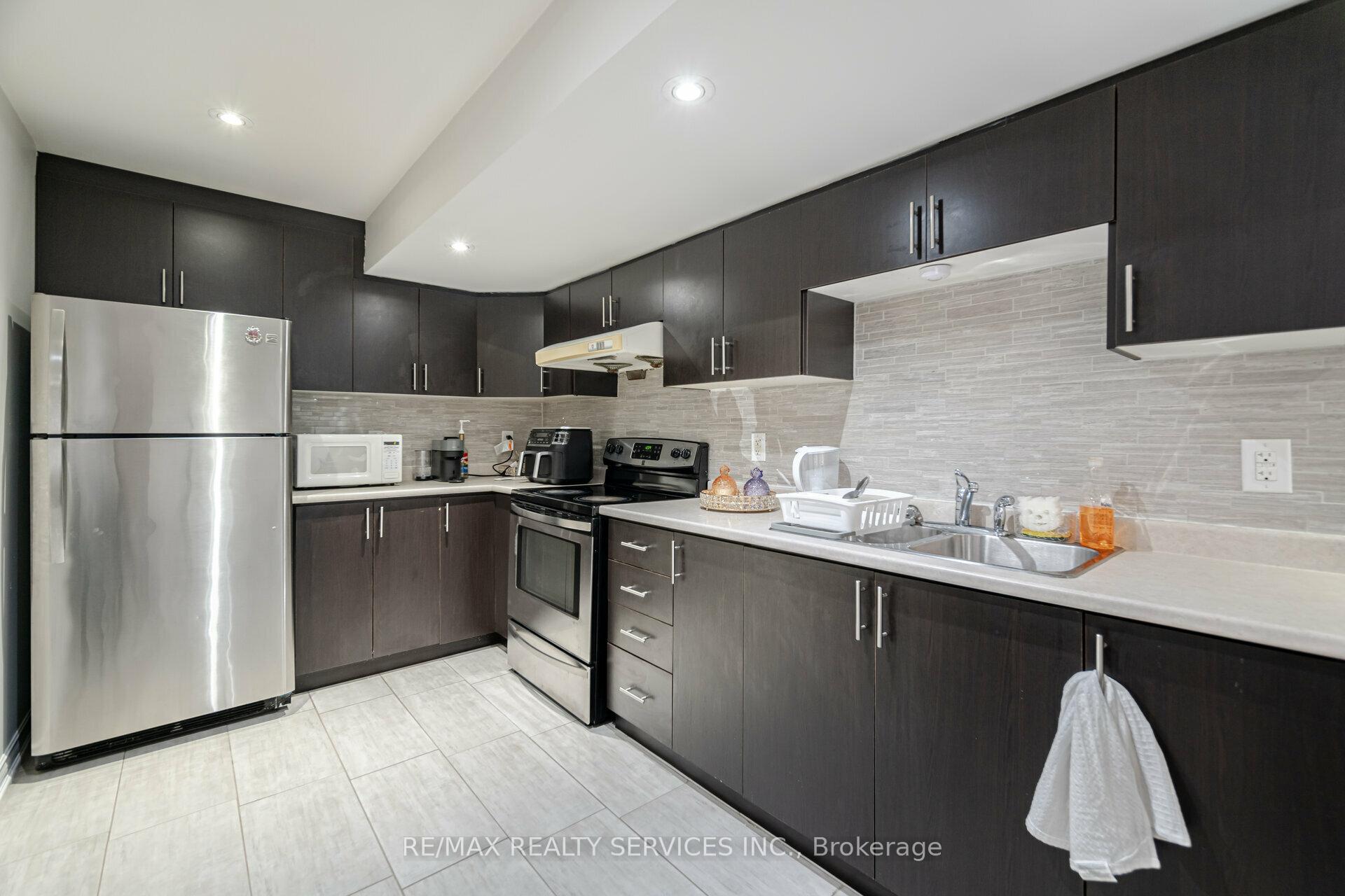 Photo 37 of 58 Andretti Crescent, Brampton, Credit Valley — HOMEH