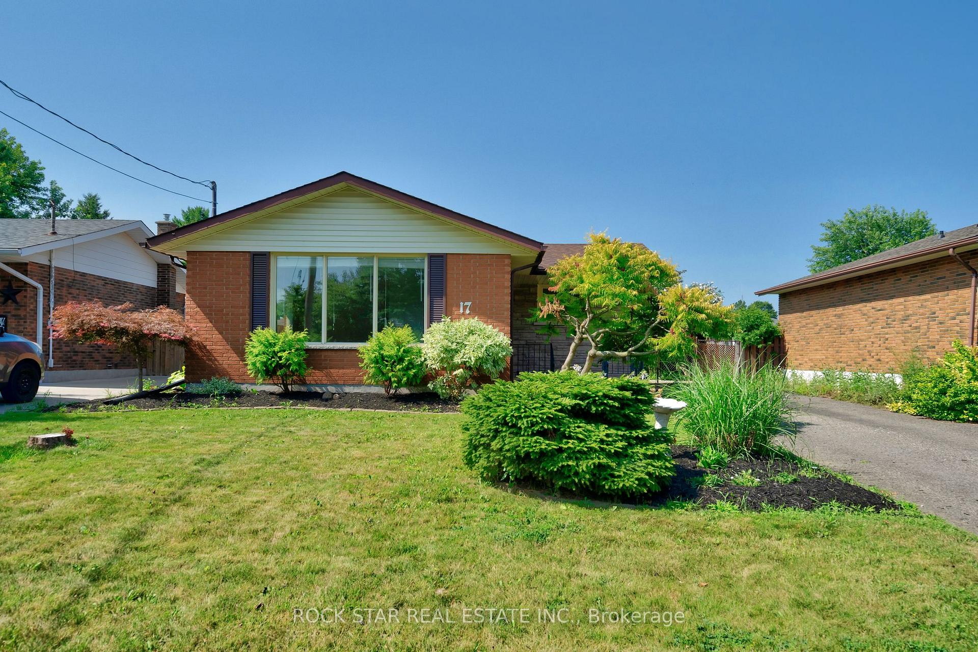 Front of 17 Bendingroad Crescent