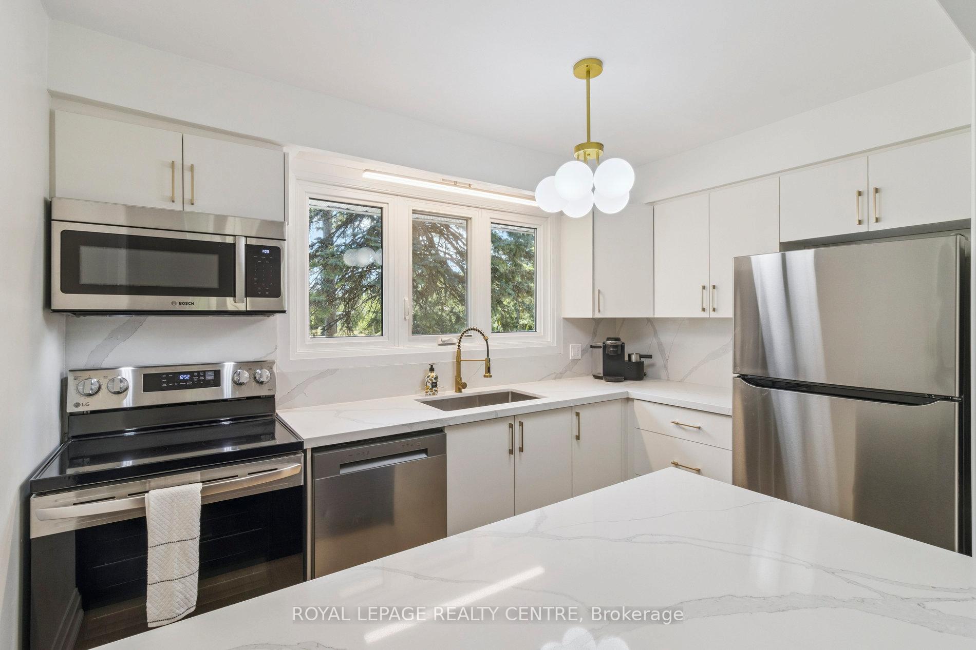 Photo 8 of 14 Charlbrook Avenue, Barrie, Cundles East — HOMEH