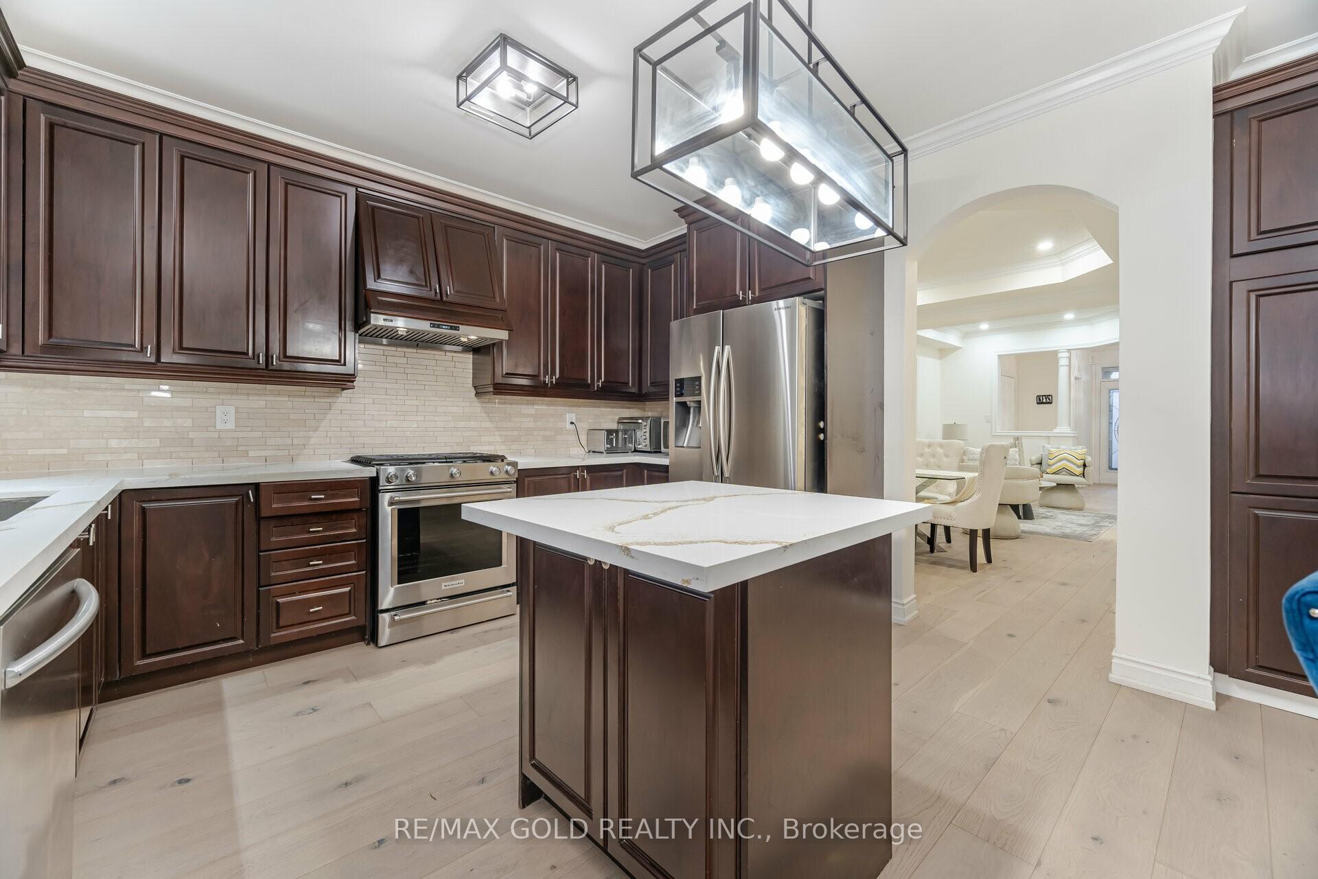 Photo 5 of 83 Pannahill Drive, Brampton, Bram East — HOMEH