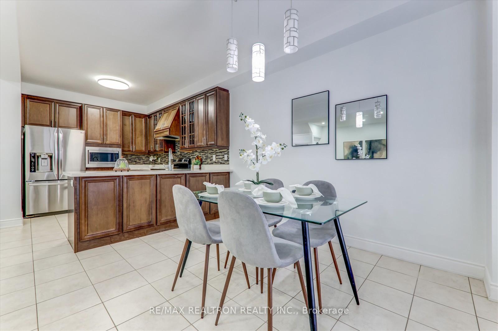 Photo 13 of 25 Sleightholme Crescent, Brampton, Bram East — HOMEH