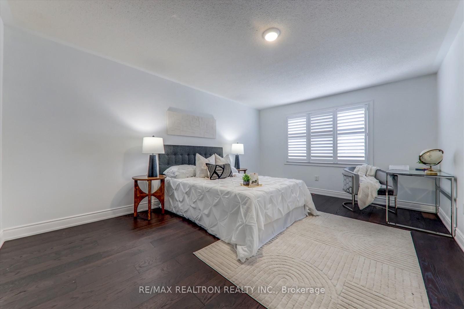 Photo 18 of 25 Sleightholme Crescent, Brampton, Bram East — HOMEH