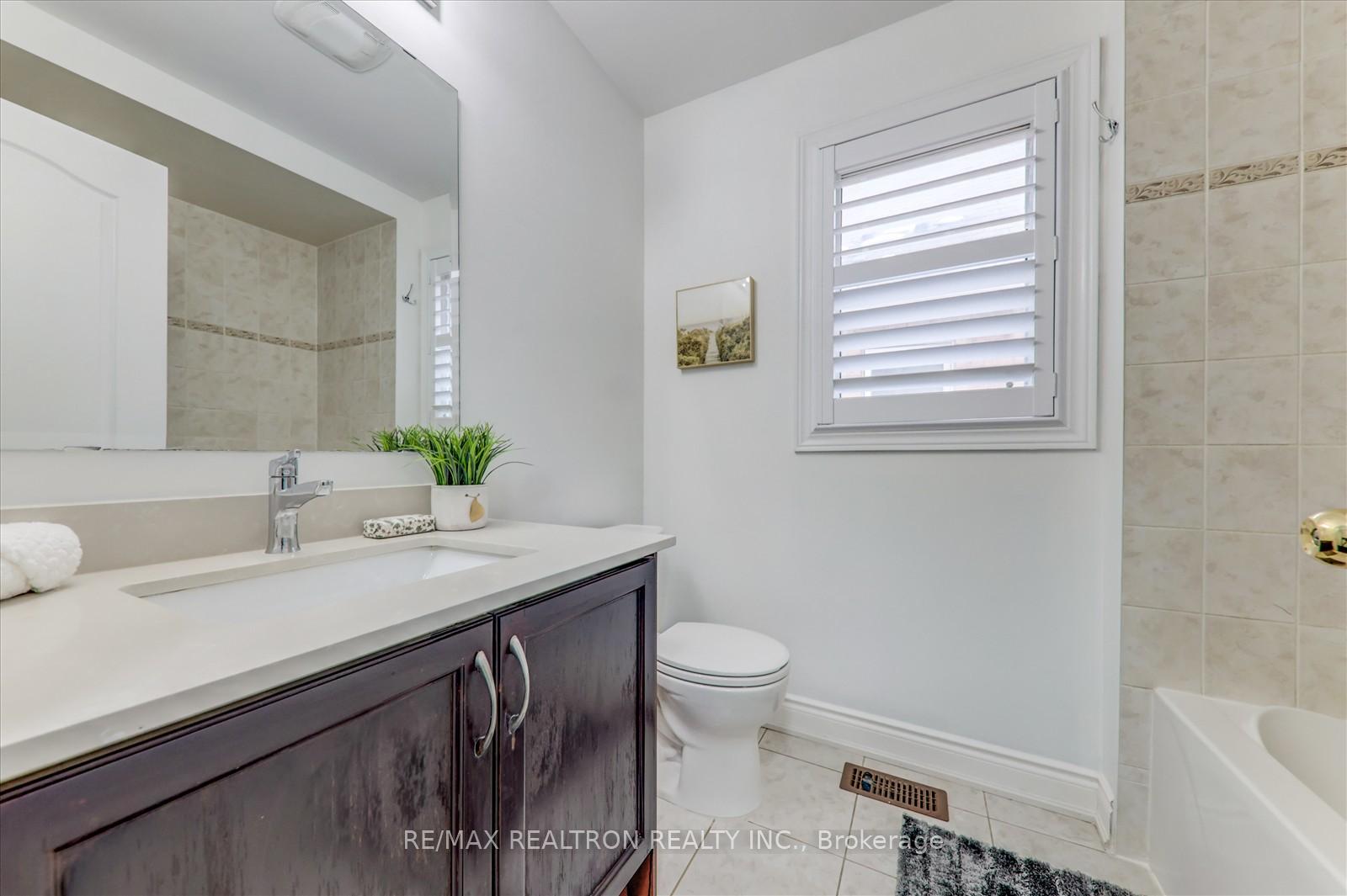 Photo 28 of 25 Sleightholme Crescent, Brampton, Bram East — HOMEH