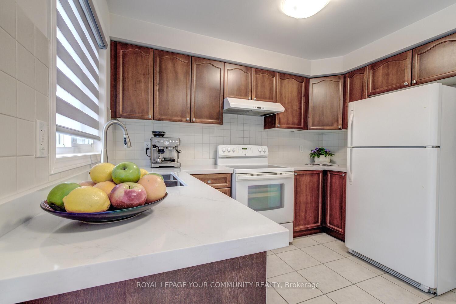 Photo 14 of 9 Sugarhill Drive, Brampton, Fletcher's Meadow — HOMEH