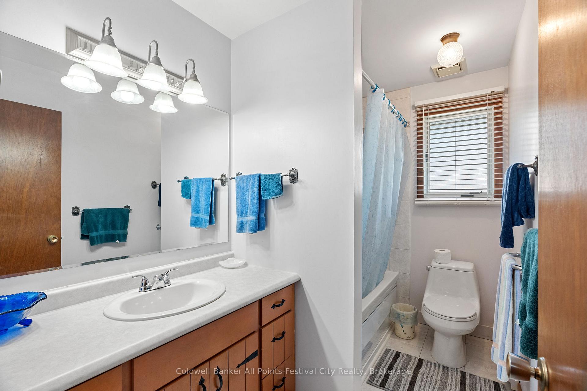 Photo 18 of 305 Warren Street, Goderich, Goderich (Town) — HOMEH