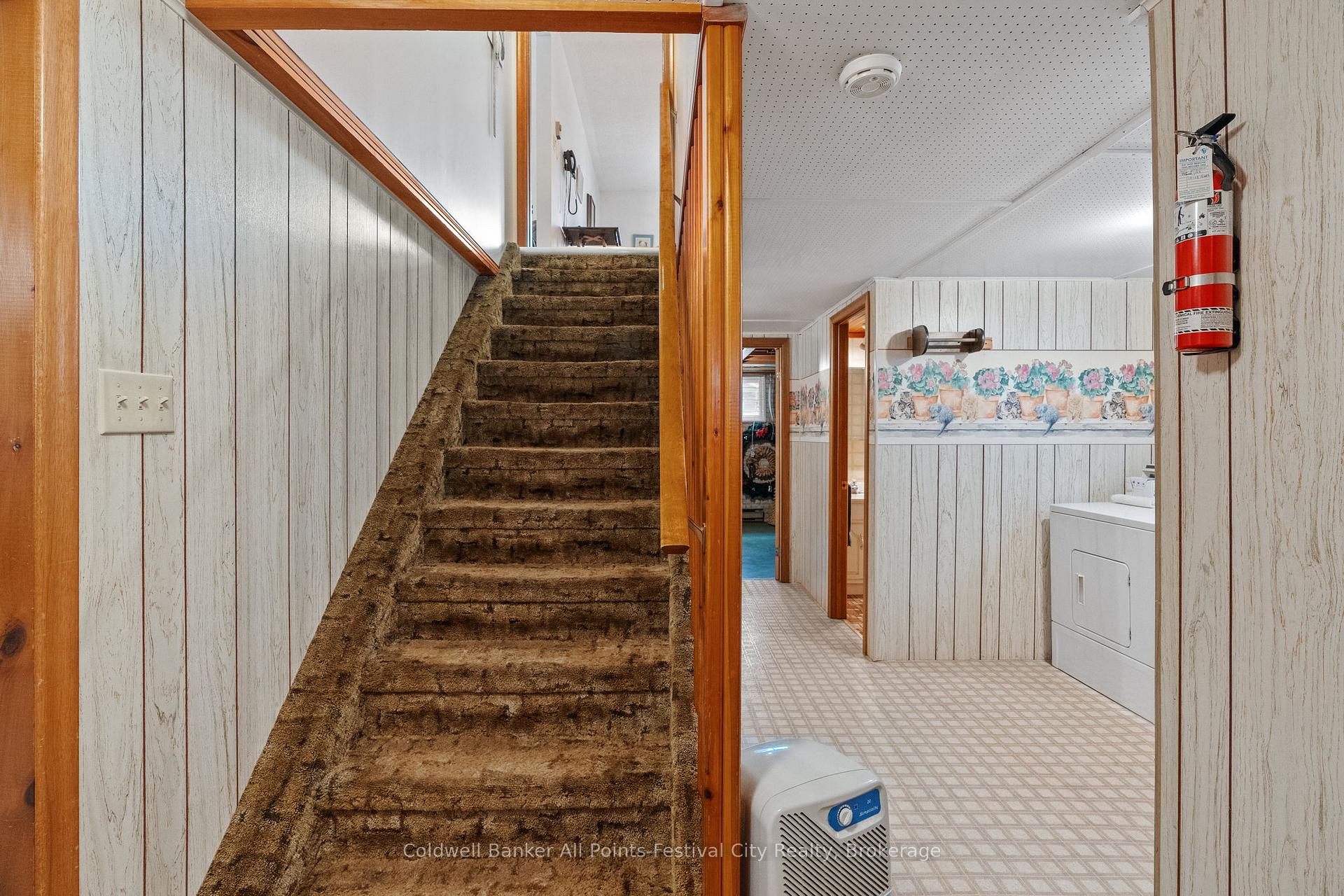 Photo 20 of 305 Warren Street, Goderich, Goderich (Town) — HOMEH