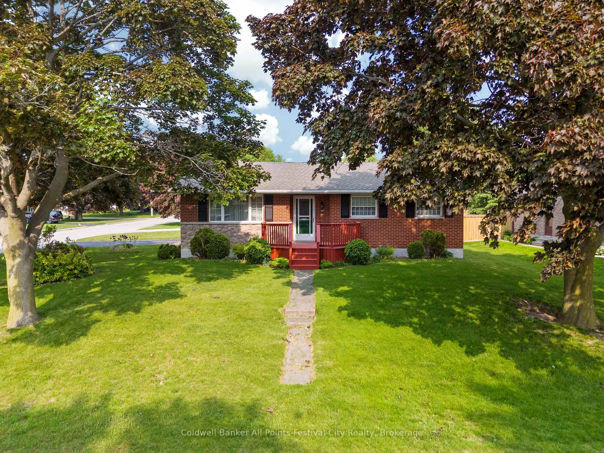 Photo 40 of 305 Warren Street, Goderich, Goderich (Town) — HOMEH