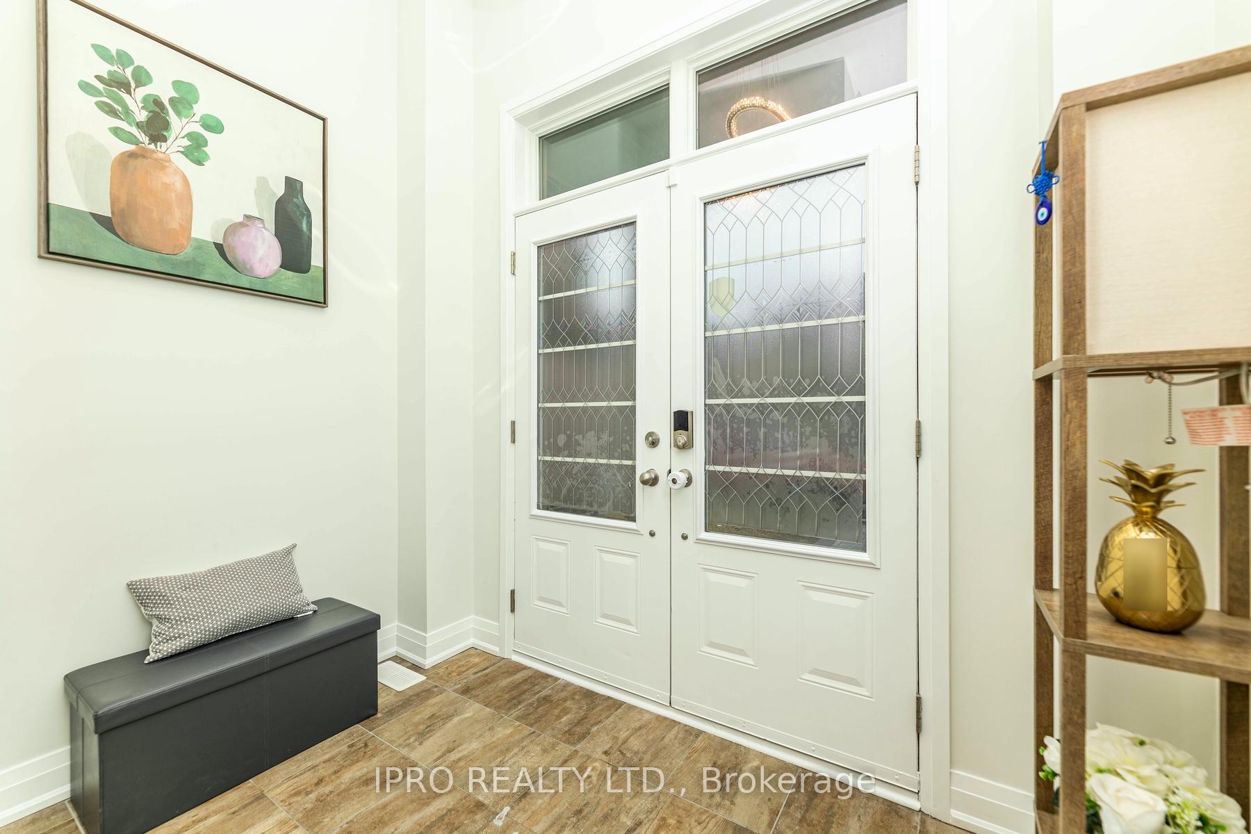 Photo 2 of 7 Dalbeattie Drive, Brampton, Bram West — HOMEH
