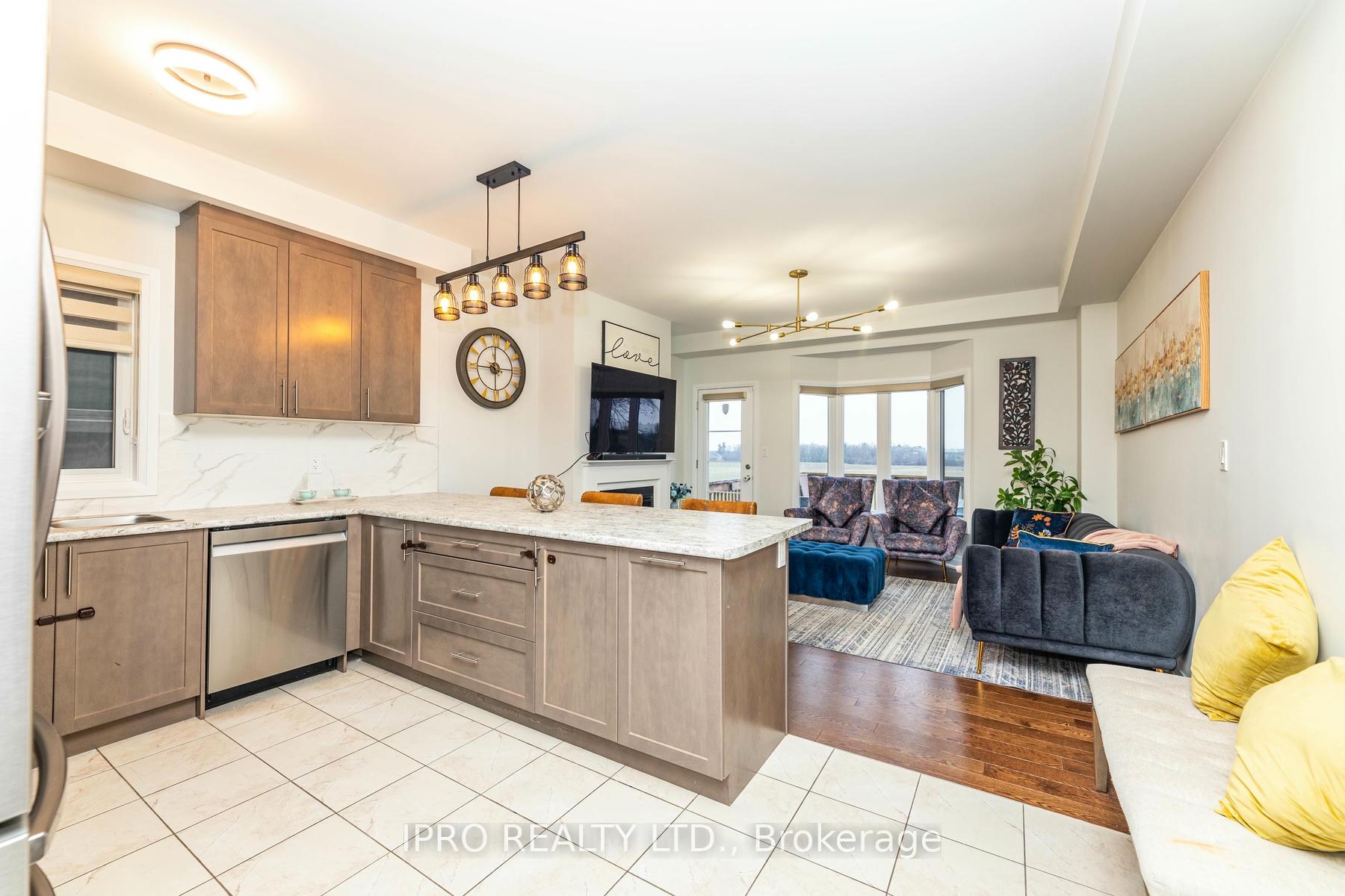 Photo 8 of 7 Dalbeattie Drive, Brampton, Bram West — HOMEH