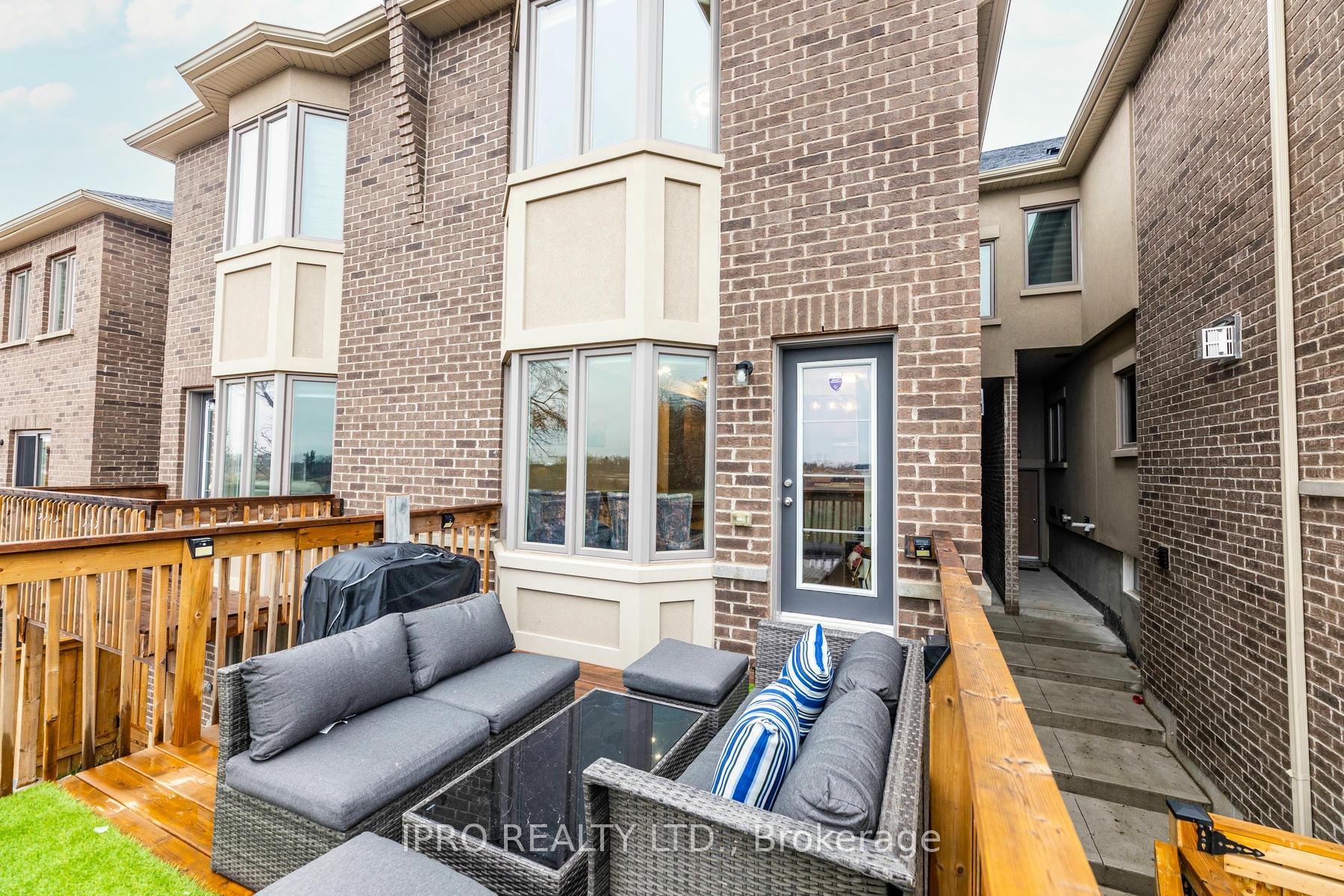 Photo 15 of 7 Dalbeattie Drive, Brampton, Bram West — HOMEH