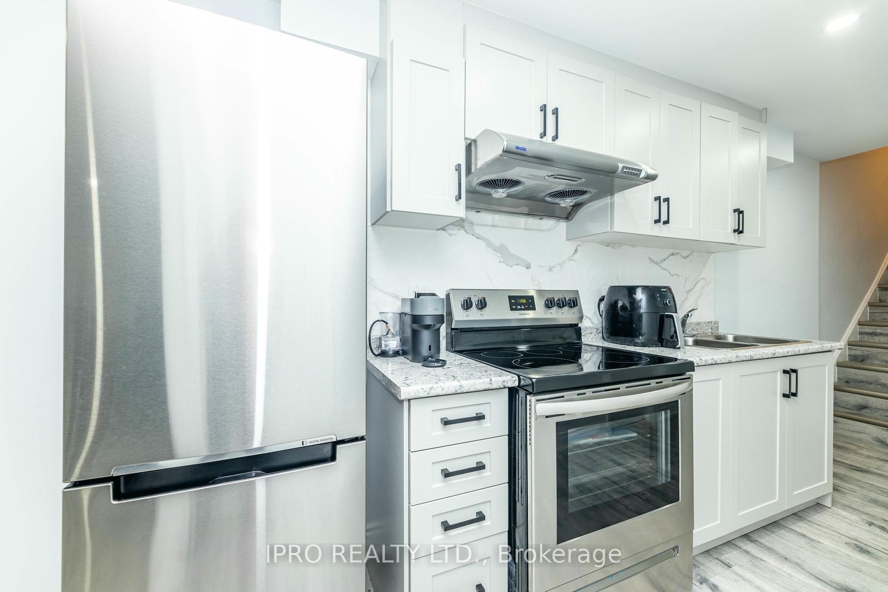 Photo 33 of 7 Dalbeattie Drive, Brampton, Bram West — HOMEH