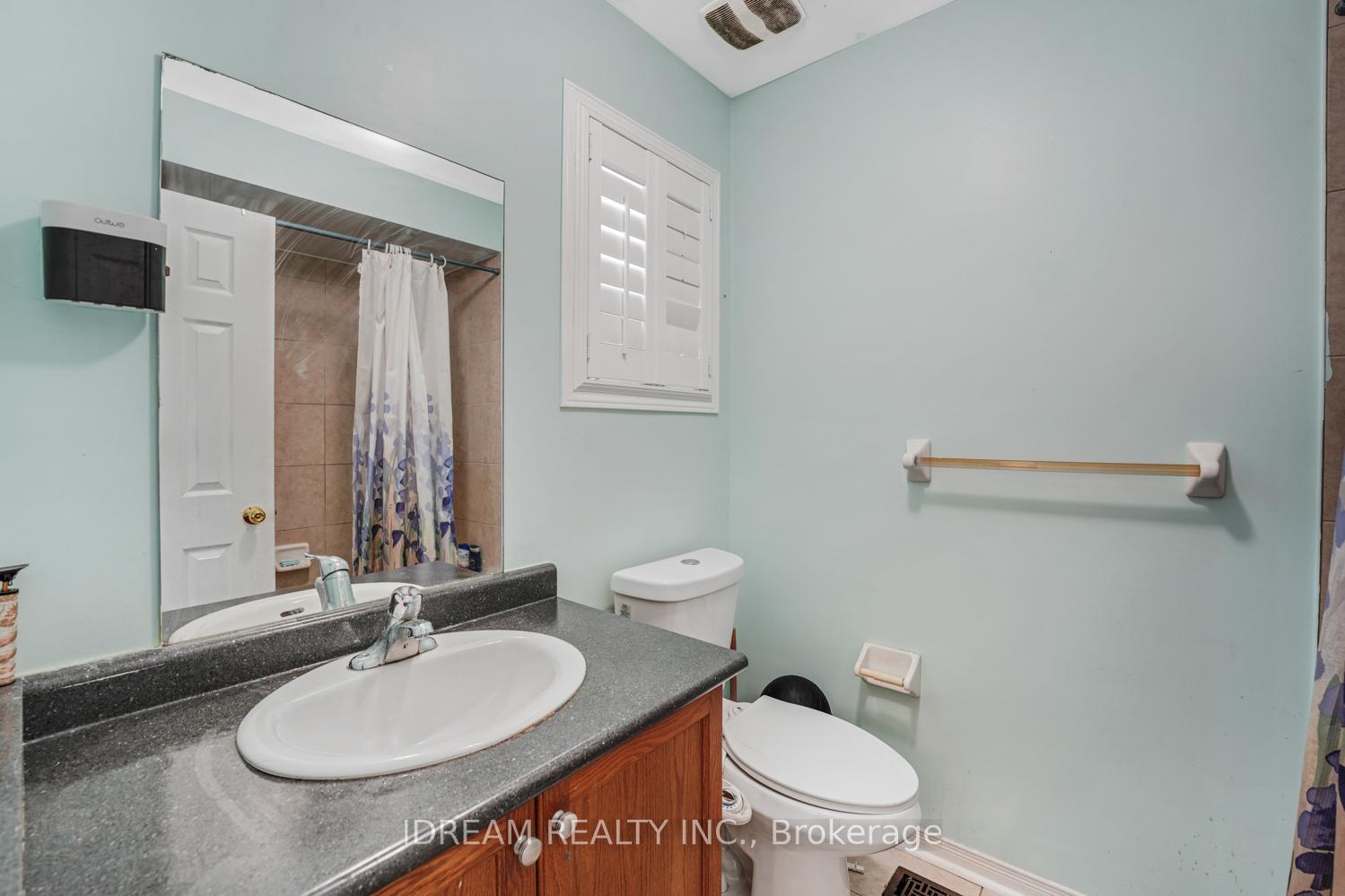 Photo 2 of 36 Flurry Circle, Brampton, Credit Valley — HOMEH