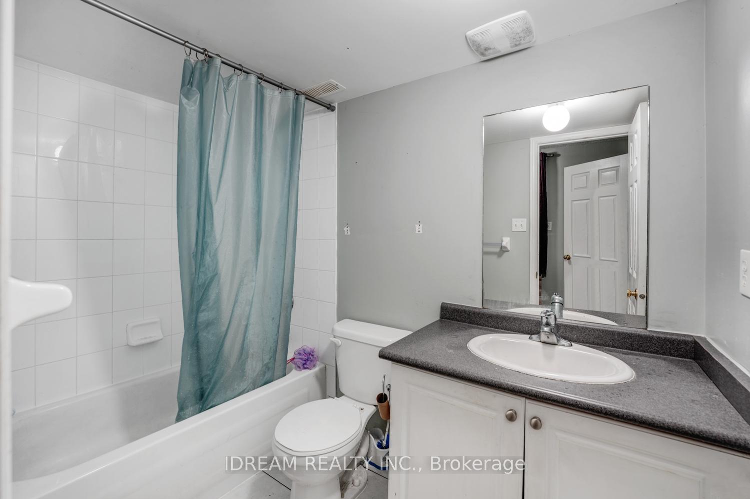 Photo 5 of 36 Flurry Circle, Brampton, Credit Valley — HOMEH