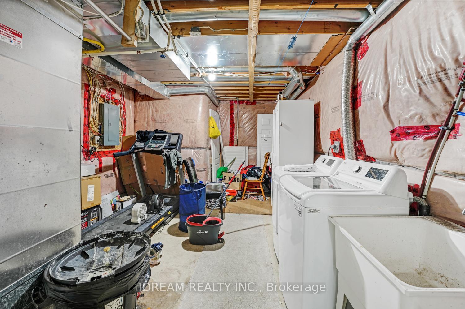 Photo 7 of 36 Flurry Circle, Brampton, Credit Valley — HOMEH