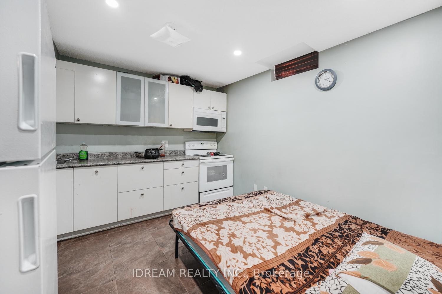 Photo 8 of 36 Flurry Circle, Brampton, Credit Valley — HOMEH