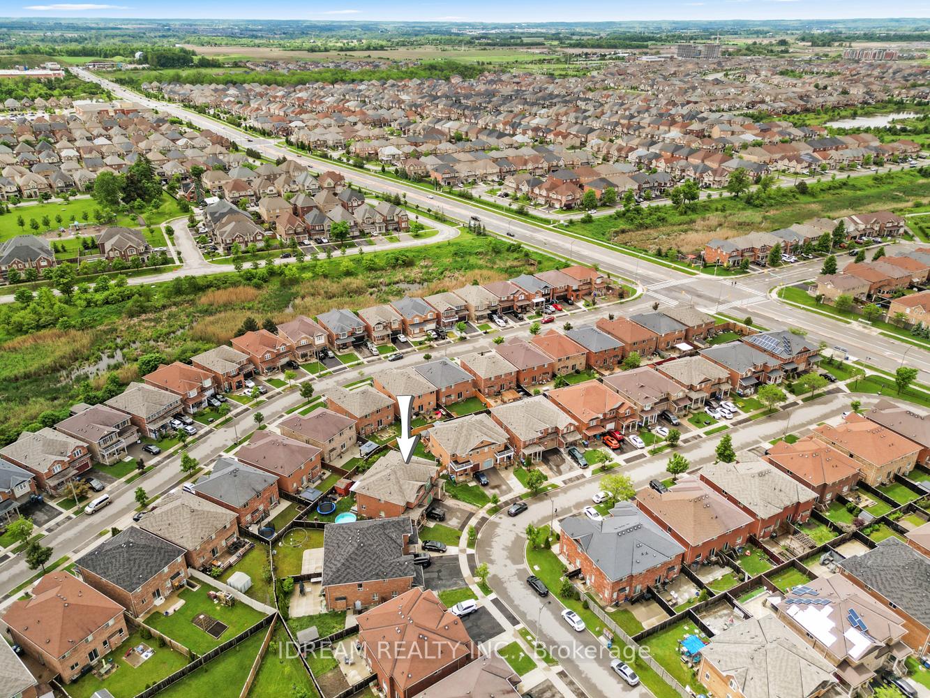 Photo 13 of 36 Flurry Circle, Brampton, Credit Valley — HOMEH