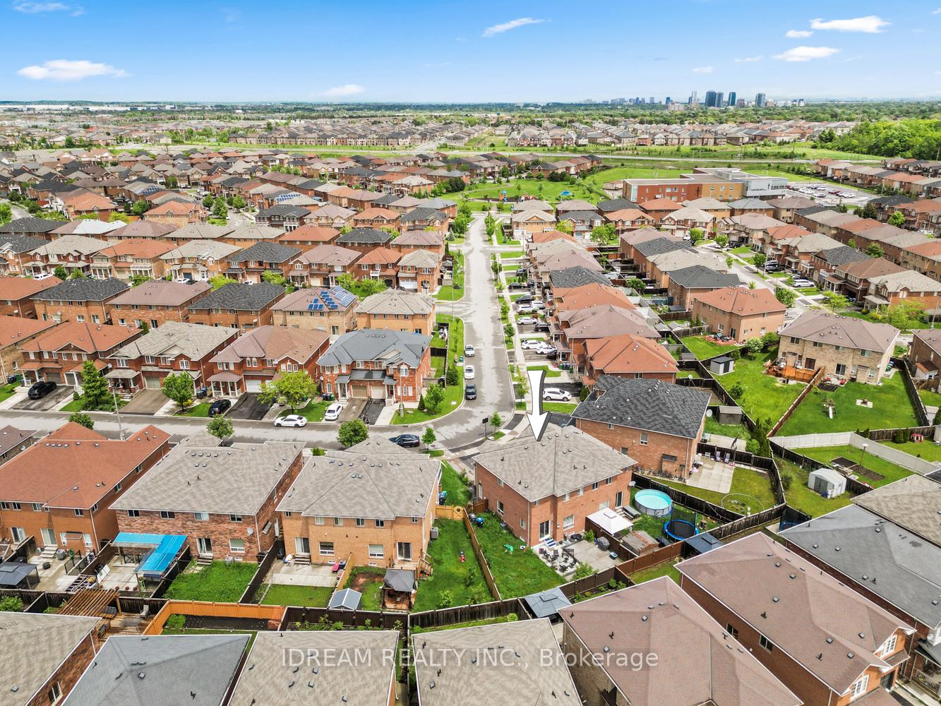 Photo 14 of 36 Flurry Circle, Brampton, Credit Valley — HOMEH