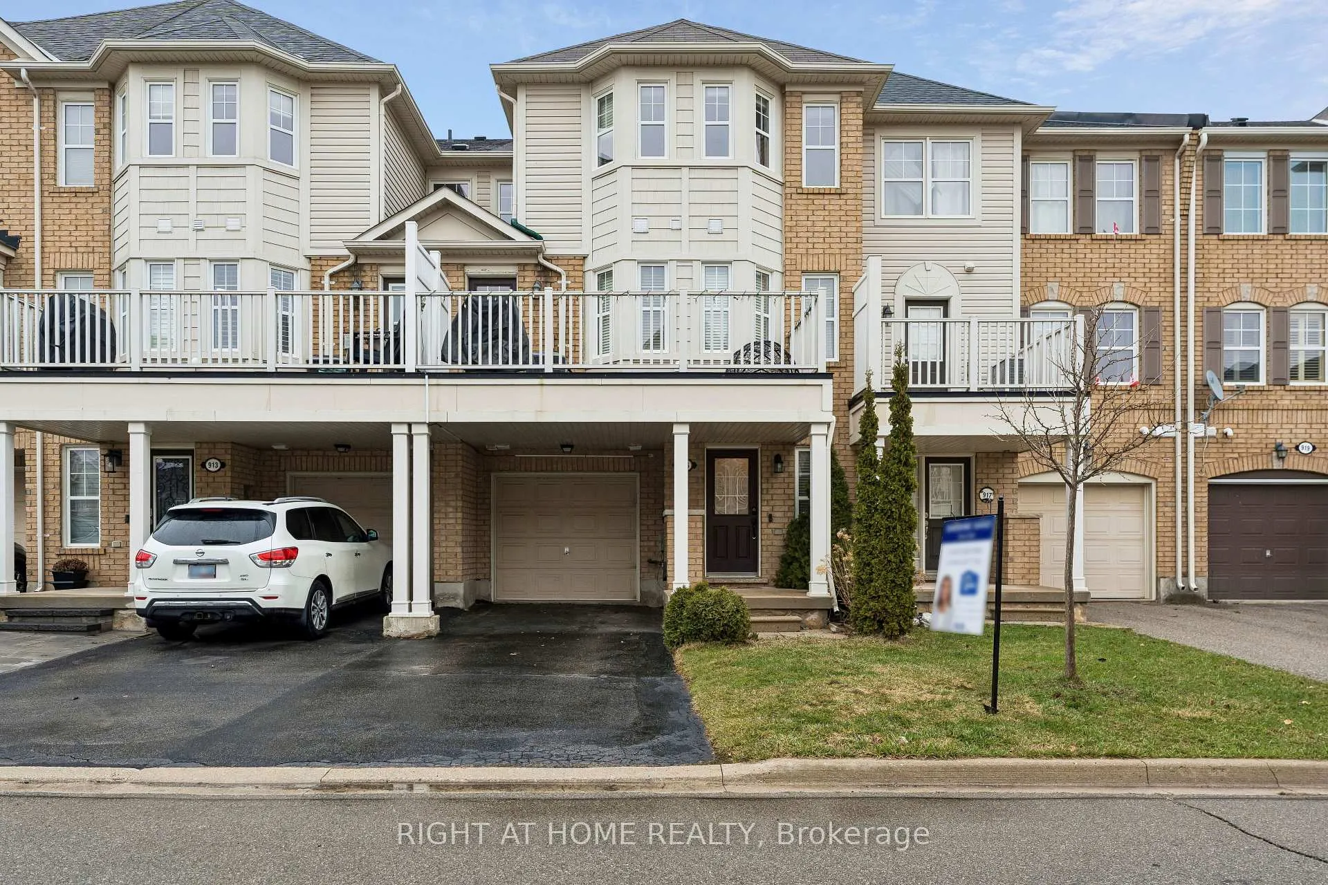 Photo 2 of 915 Deverell Place, Milton, Coates — HOMEH