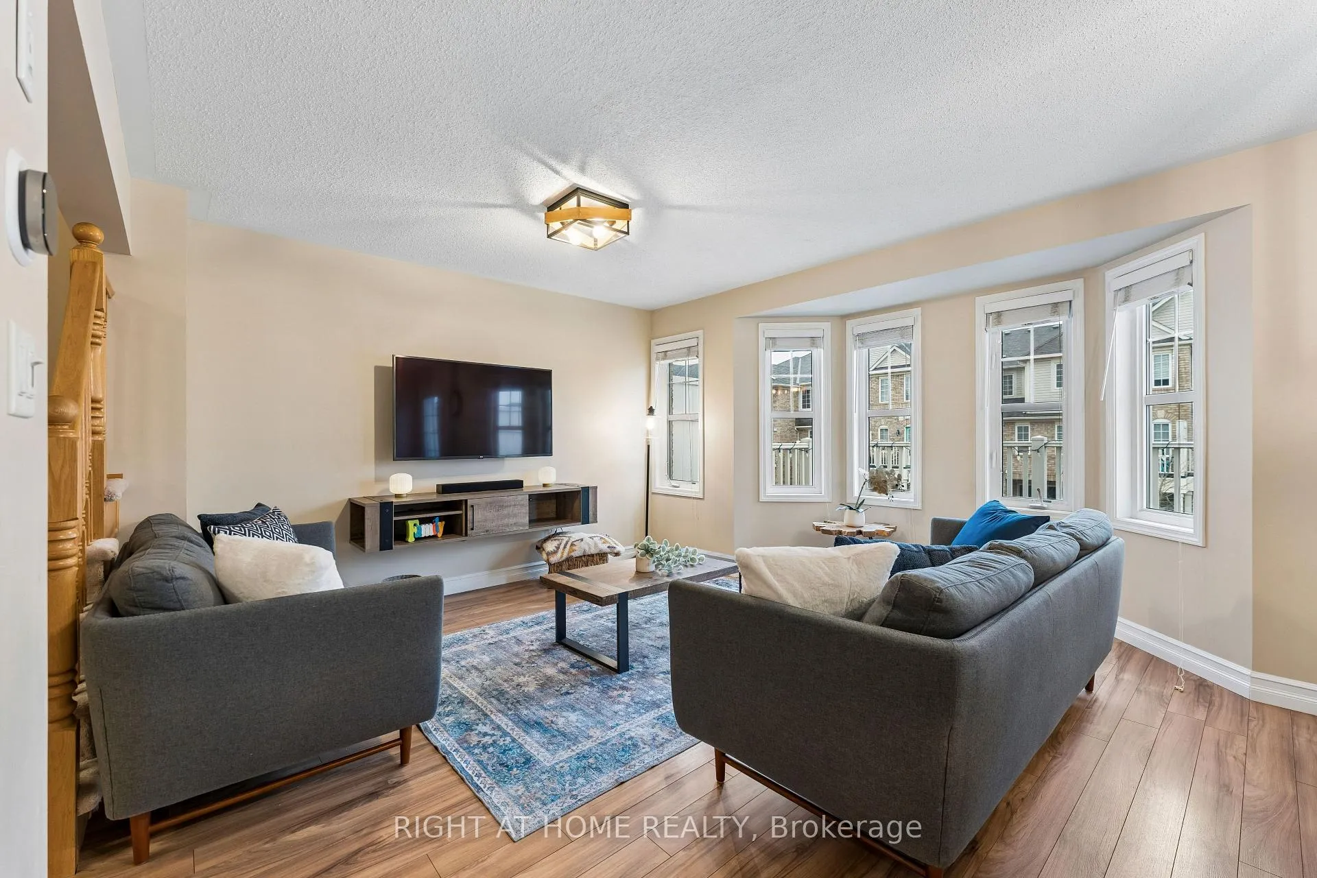 Photo 22 of 915 Deverell Place, Milton, Coates — HOMEH