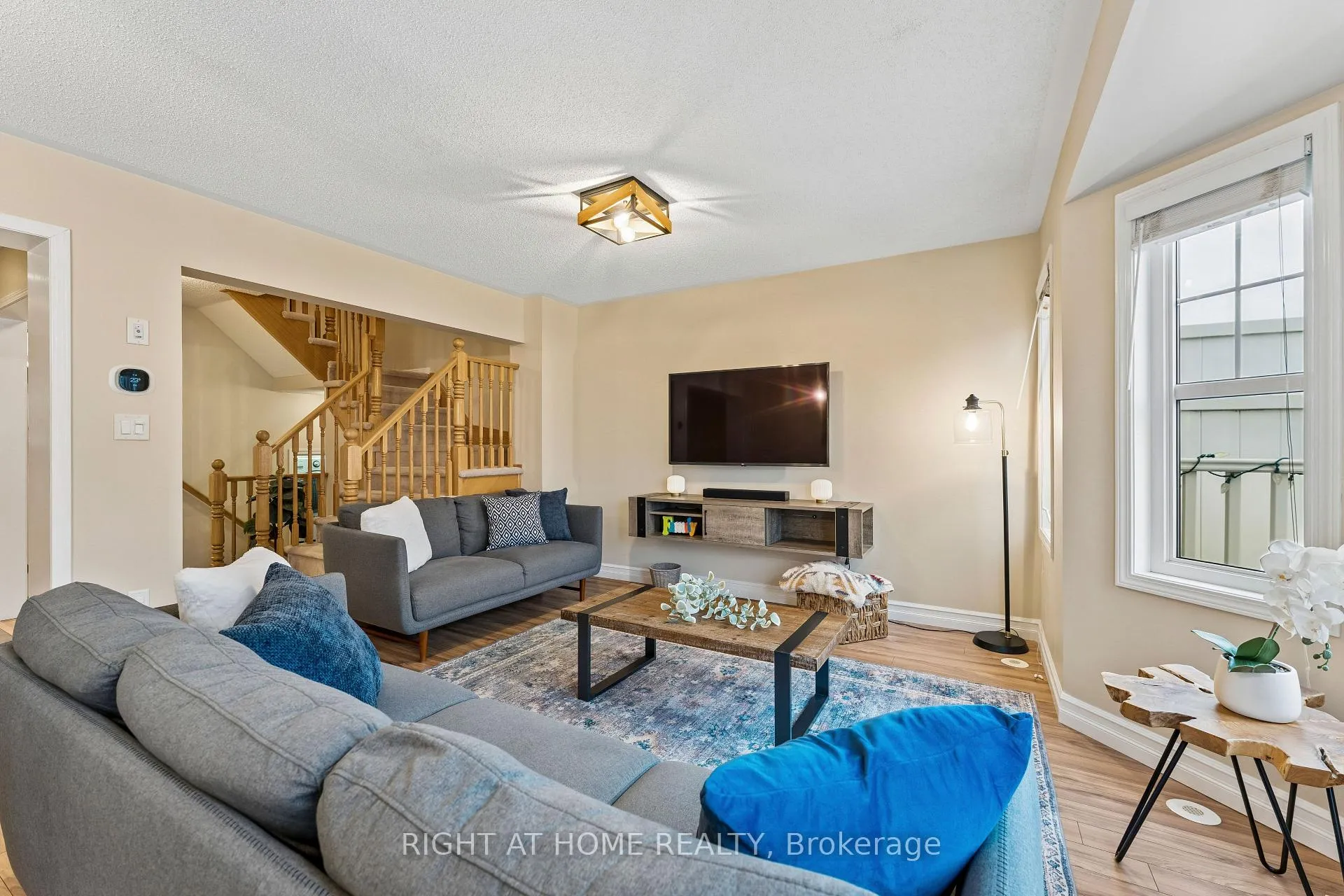 Photo 23 of 915 Deverell Place, Milton, Coates — HOMEH