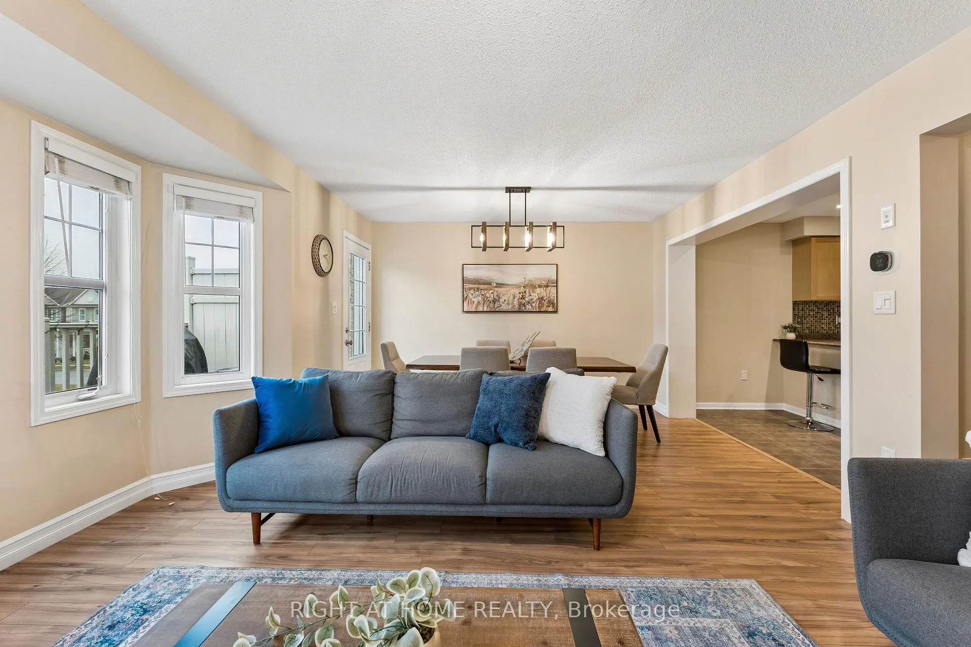 Photo 25 of 915 Deverell Place, Milton, Coates — HOMEH
