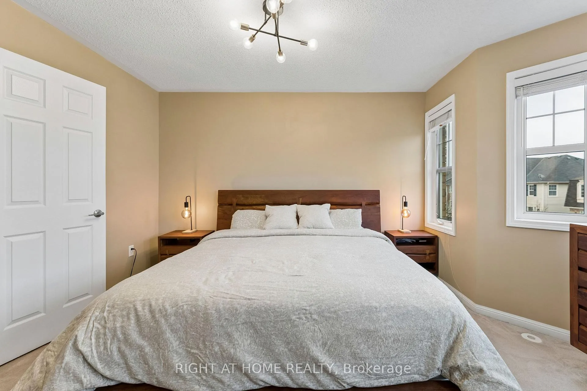 Photo 30 of 915 Deverell Place, Milton, Coates — HOMEH