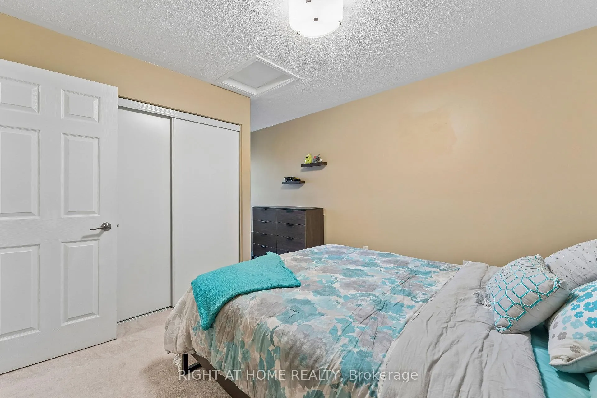 Photo 36 of 915 Deverell Place, Milton, Coates — HOMEH