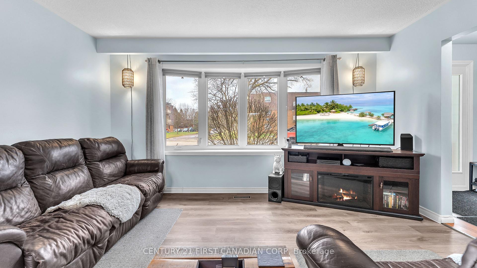 Photo 5 of 75 Confederation Drive, St. Thomas — HOMEH