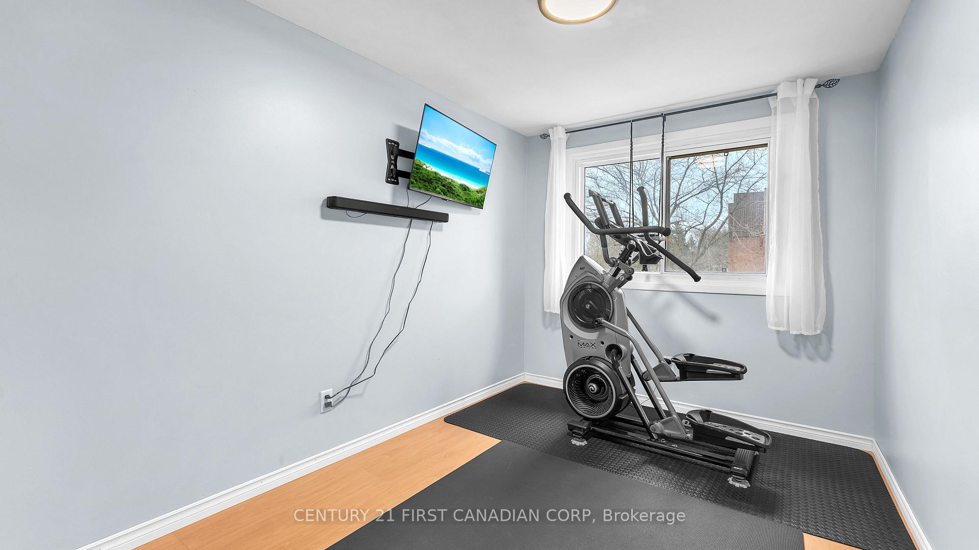 Photo 11 of 75 Confederation Drive, St. Thomas — HOMEH