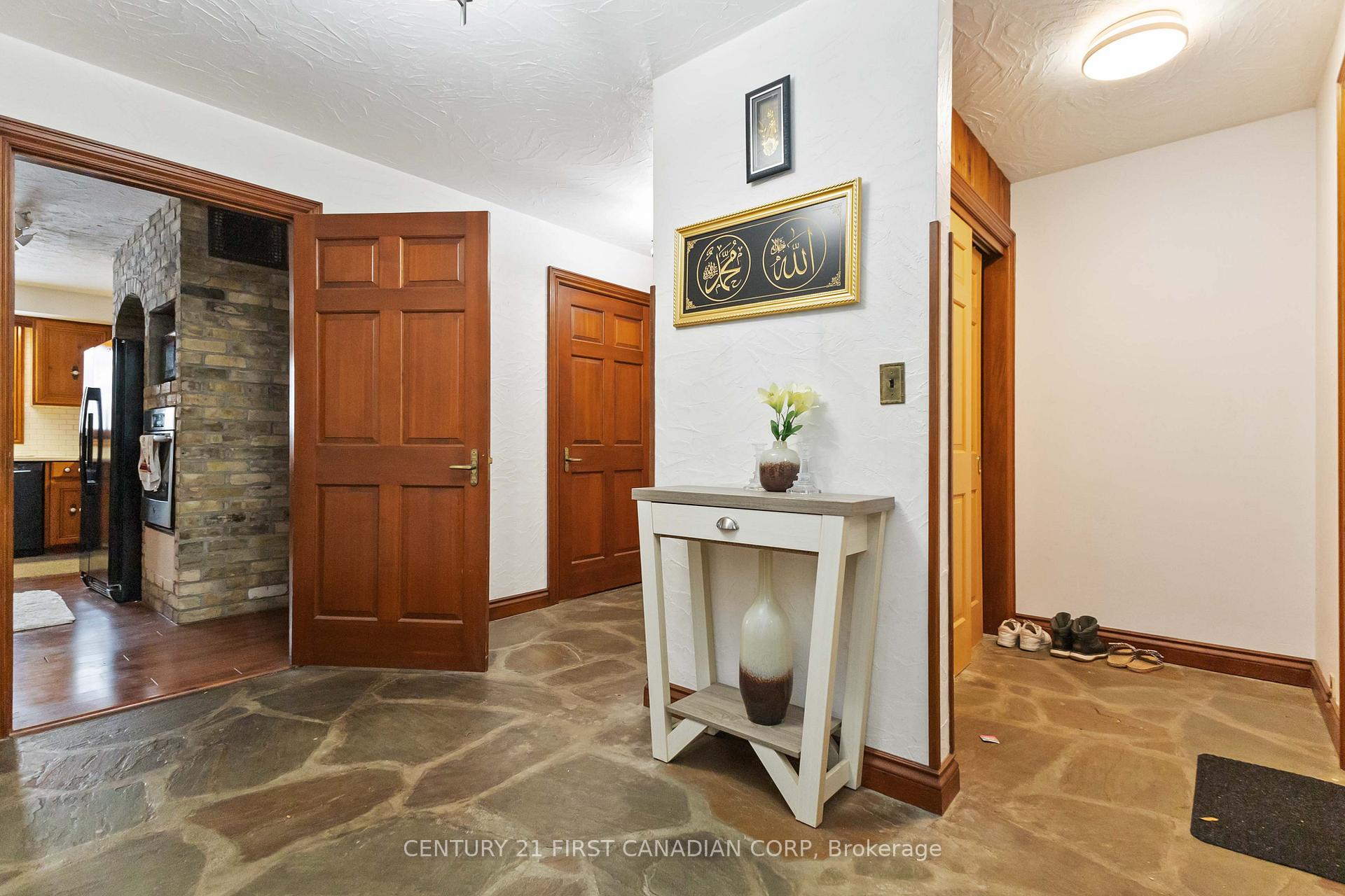 Photo 8 of 239 Woodworth Crescent, St. Thomas — HOMEH