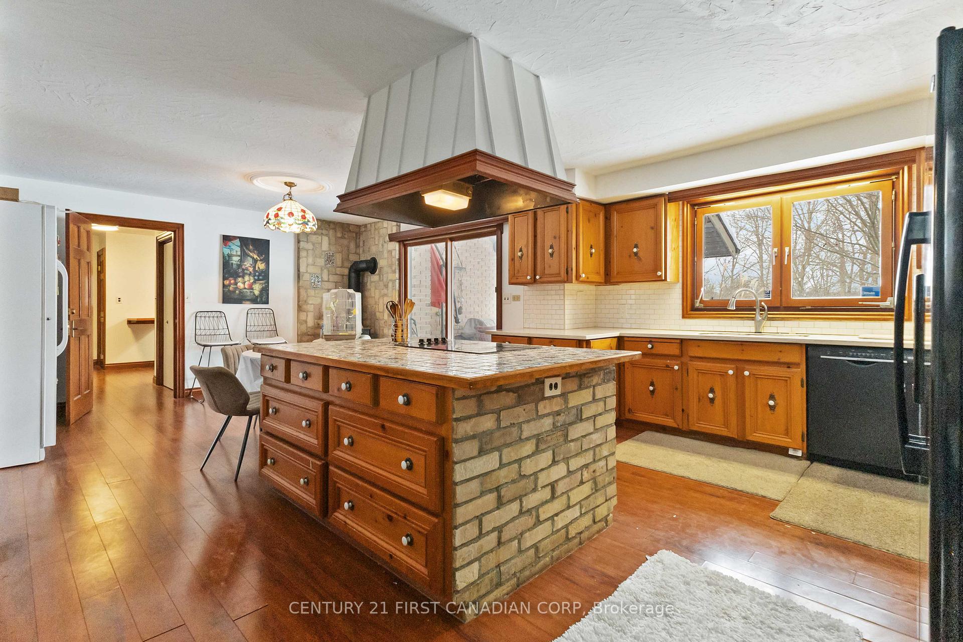 Photo 10 of 239 Woodworth Crescent, St. Thomas — HOMEH