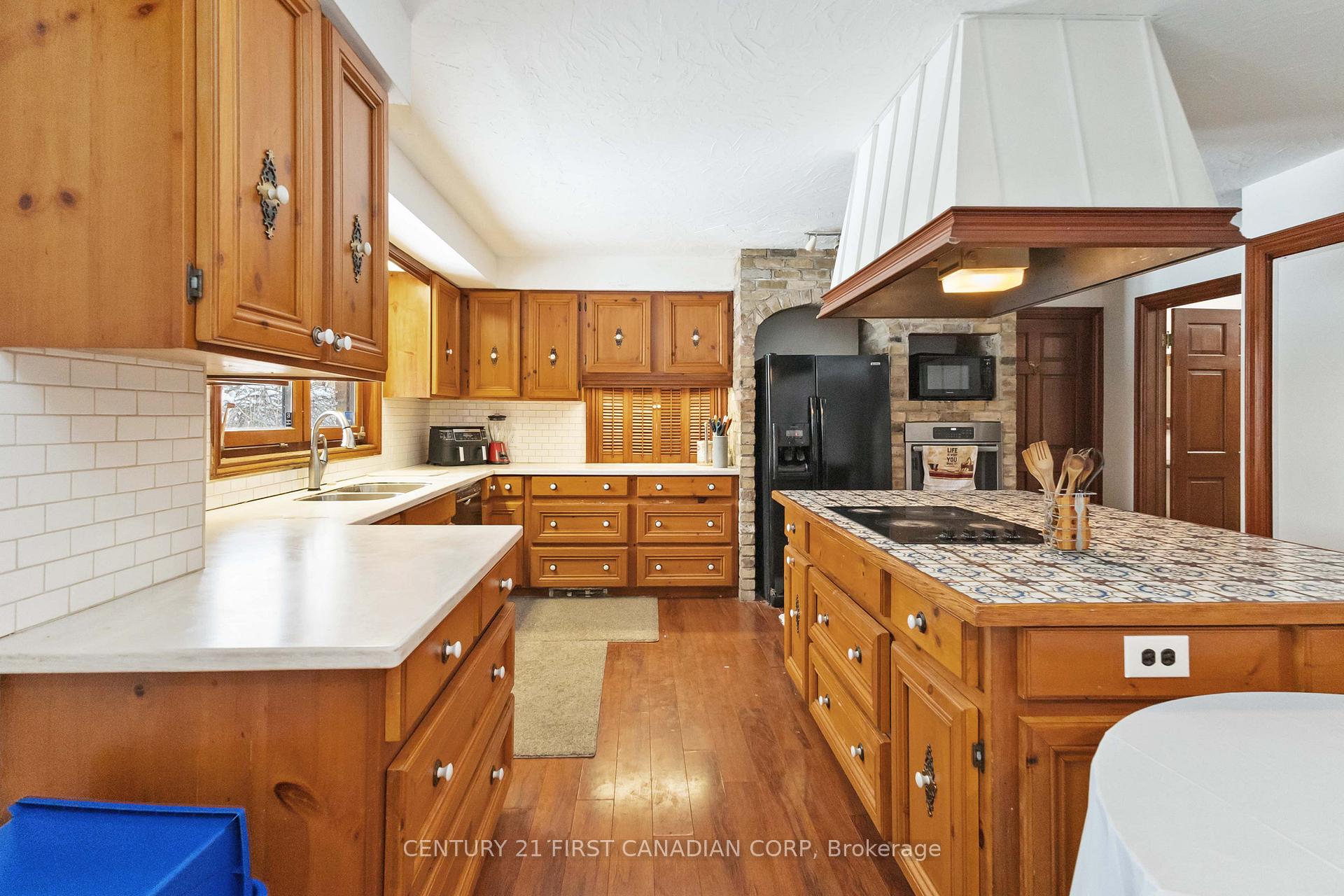 Photo 11 of 239 Woodworth Crescent, St. Thomas — HOMEH