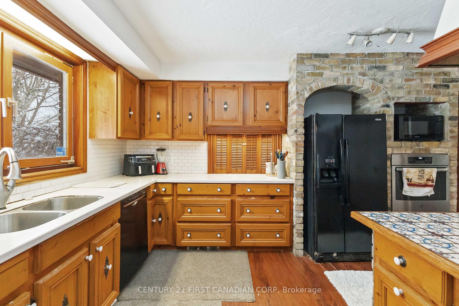 Photo 12 of 239 Woodworth Crescent, St. Thomas — HOMEH