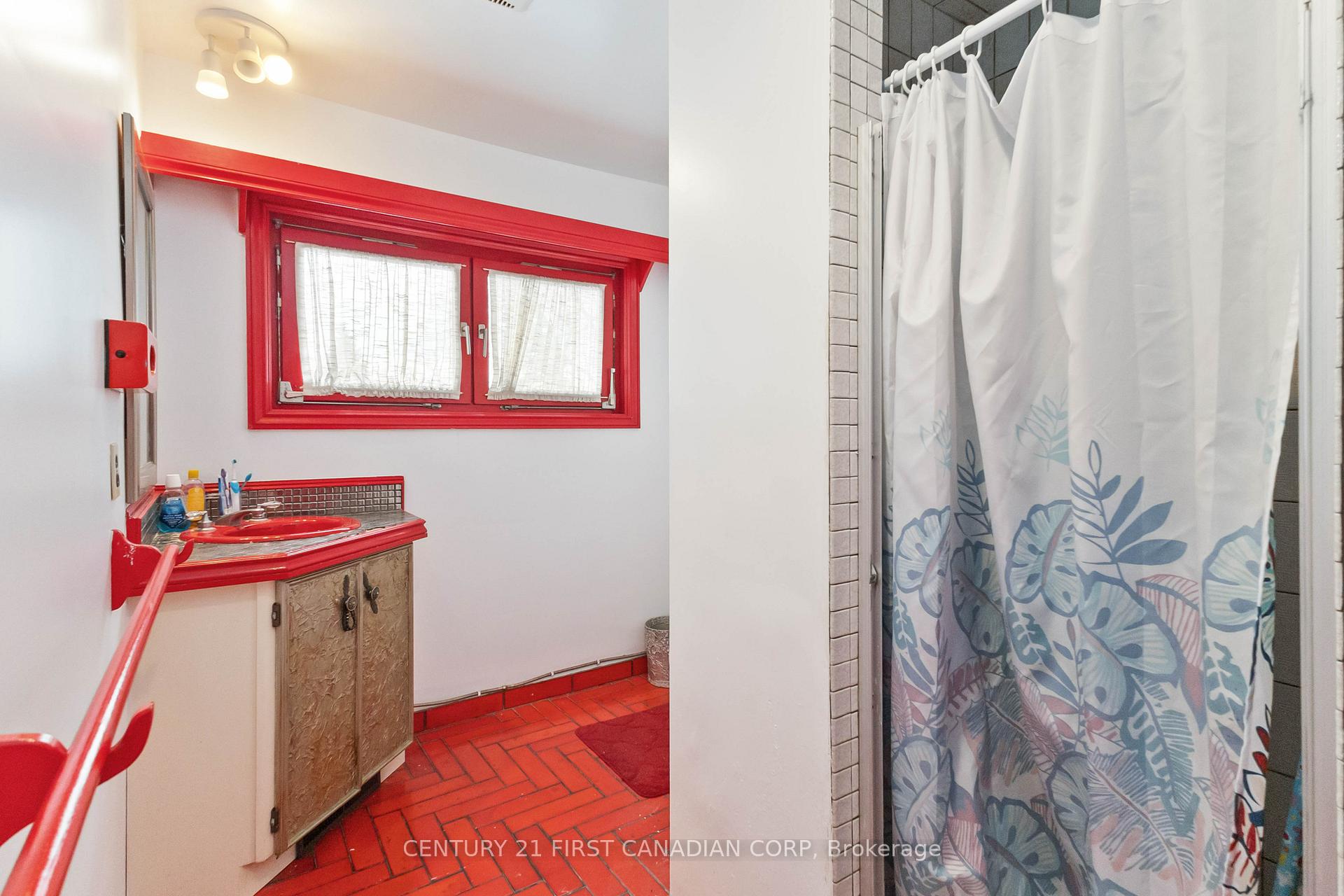 Photo 28 of 239 Woodworth Crescent, St. Thomas — HOMEH
