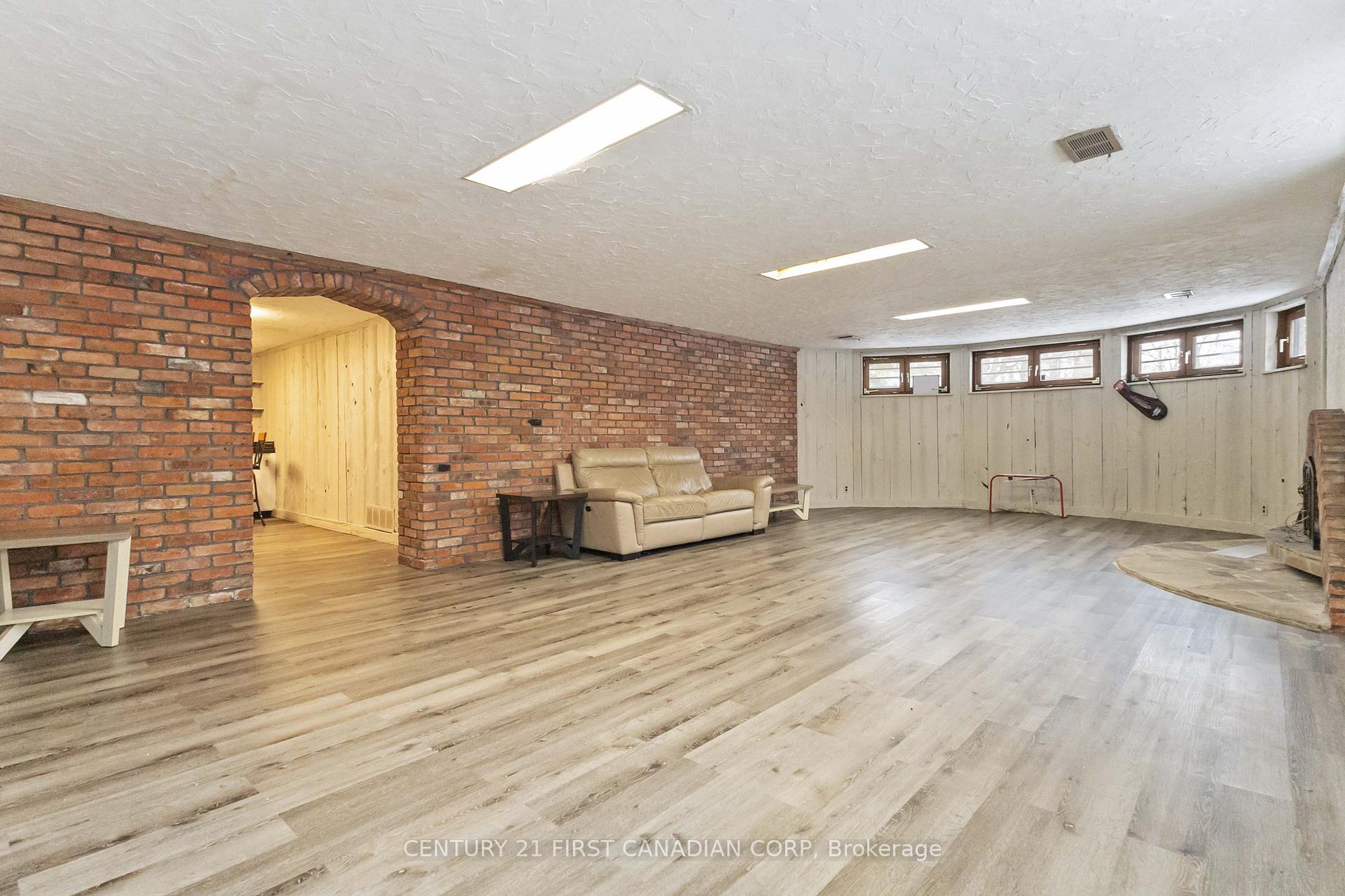 Photo 37 of 239 Woodworth Crescent, St. Thomas — HOMEH