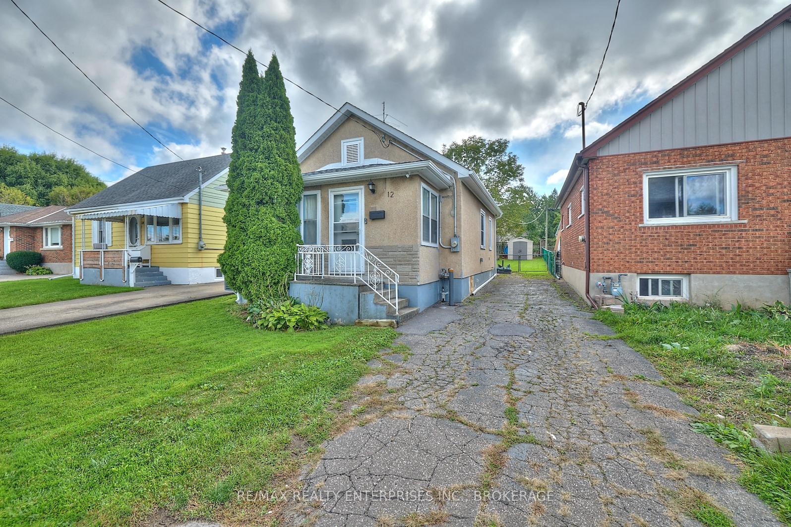 Front of 12 Fairburn Avenue