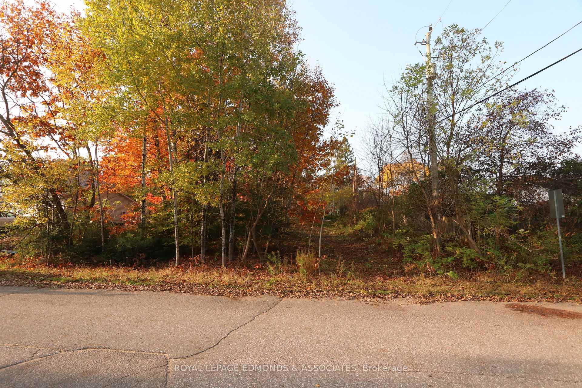 Photo 1 of 2 Banting Drive, Deep River — HOMEH