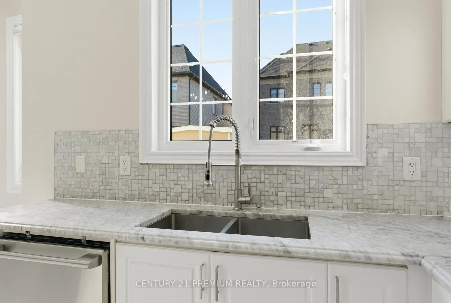 Photo 15 of 18 Landview Road, Brampton, Toronto Gore Rural Estate — HOMEH