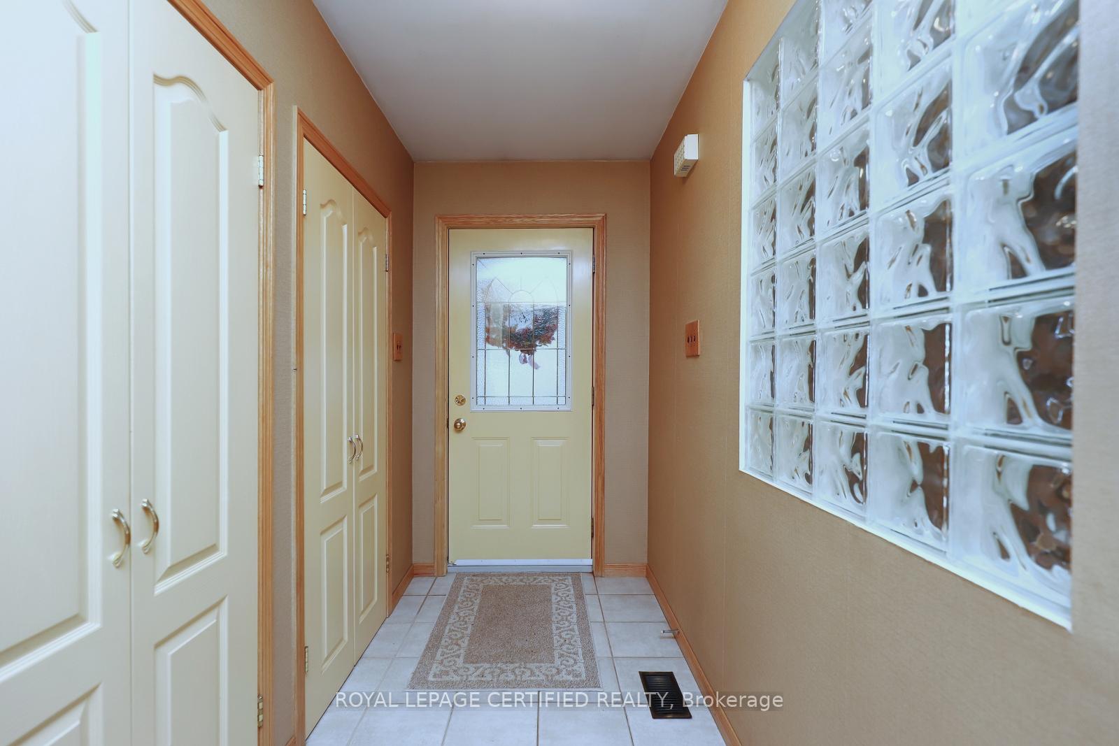 Photo 5 of 35 Ladore Drive, Brampton, Brampton South — HOMEH