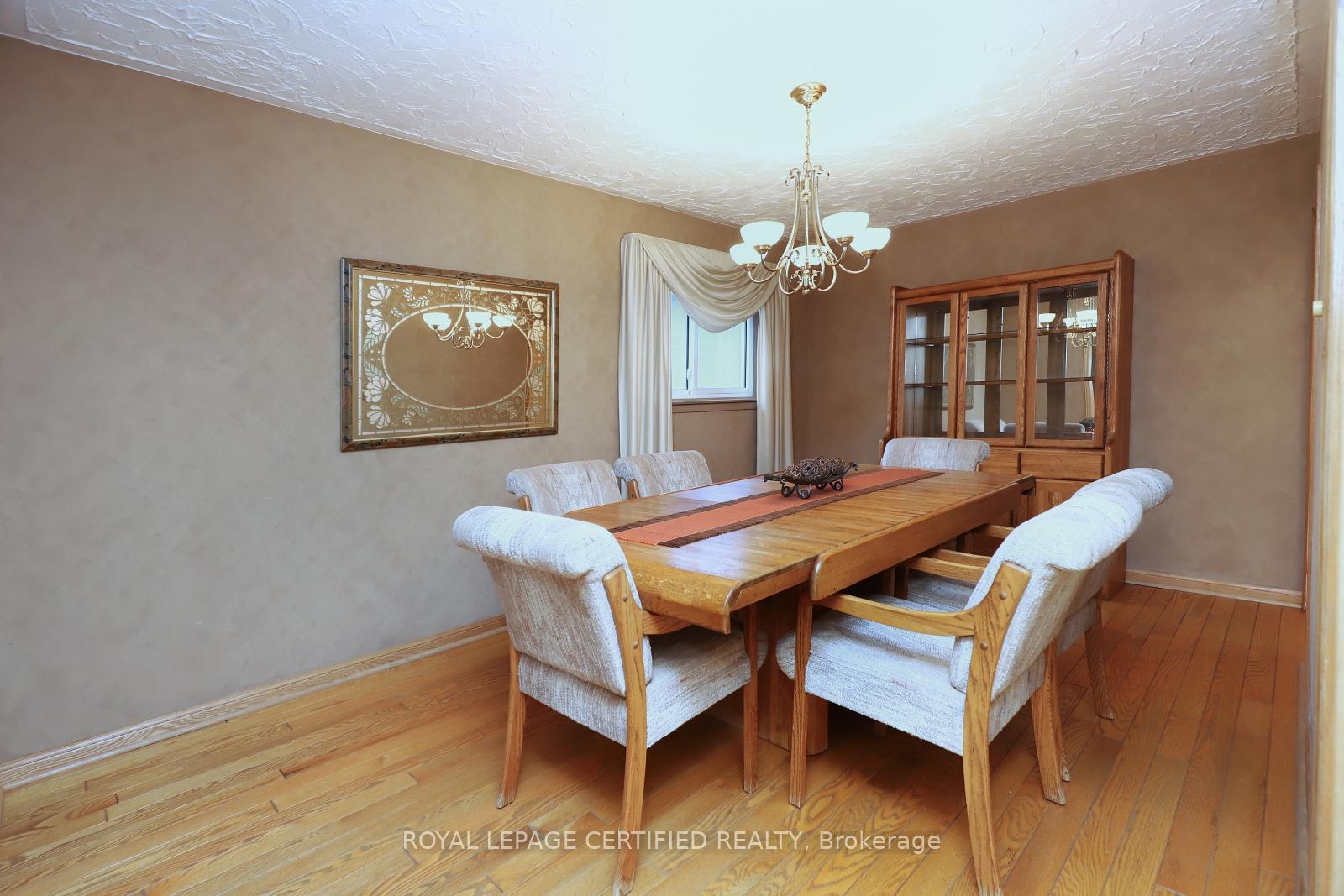 Photo 9 of 35 Ladore Drive, Brampton, Brampton South — HOMEH