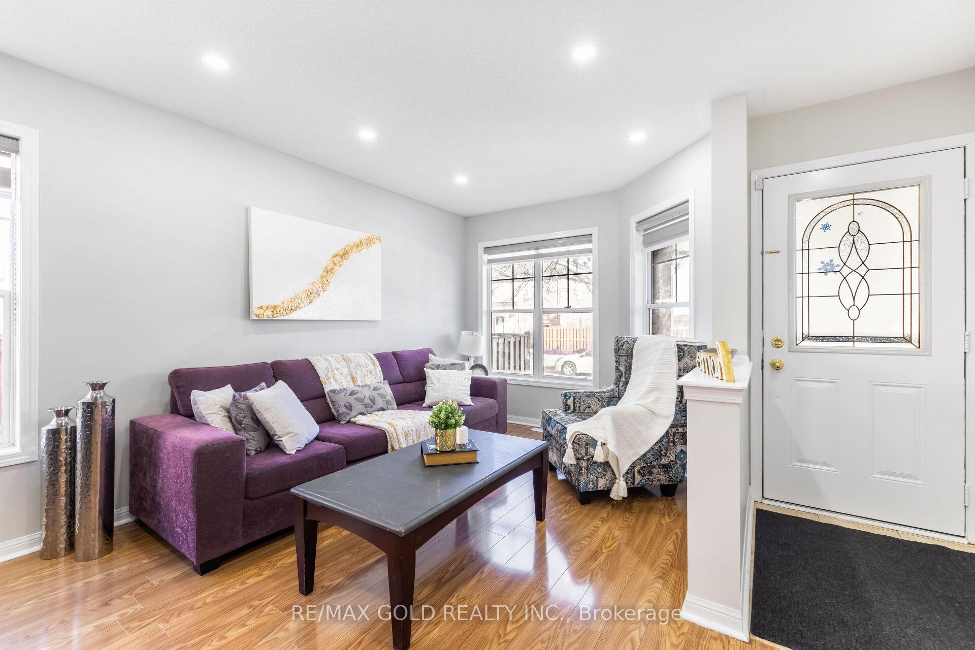 Photo 7 of 210 Owlridge Drive, Brampton, Credit Valley — HOMEH