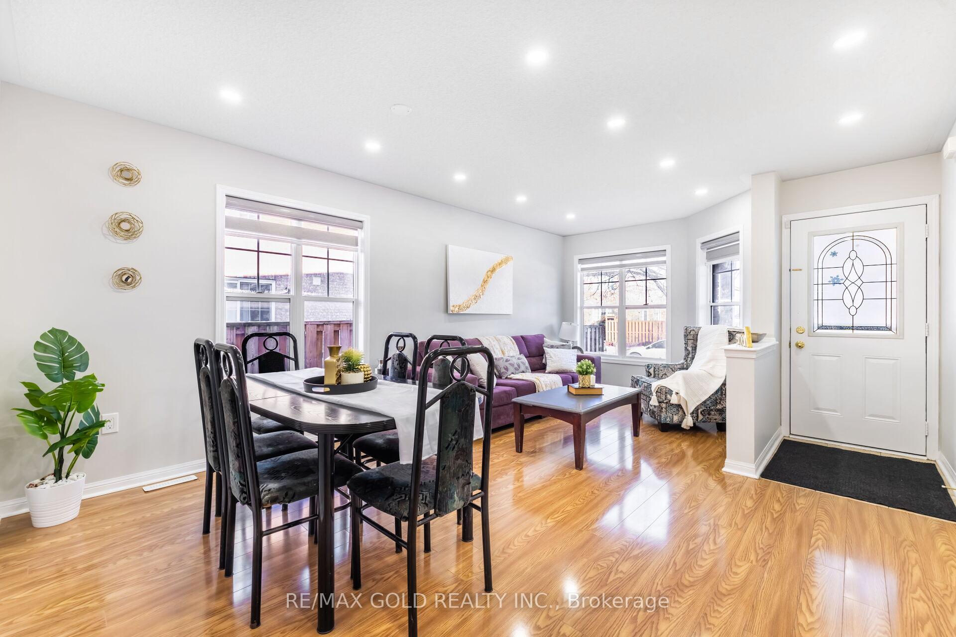 Photo 8 of 210 Owlridge Drive, Brampton, Credit Valley — HOMEH
